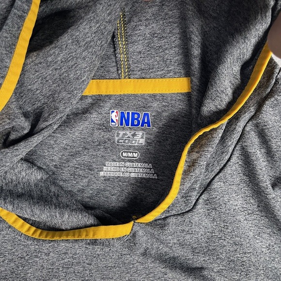 NBA 3XT Cool Hoodie pull over Shirt men Medium Cleveland Cavs‎ Long Sleeve - Picture 4 of 9